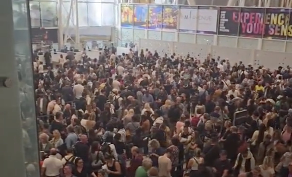 Vidéo: Quand l’aéroport de Marrakech se transforme en véritable souk…