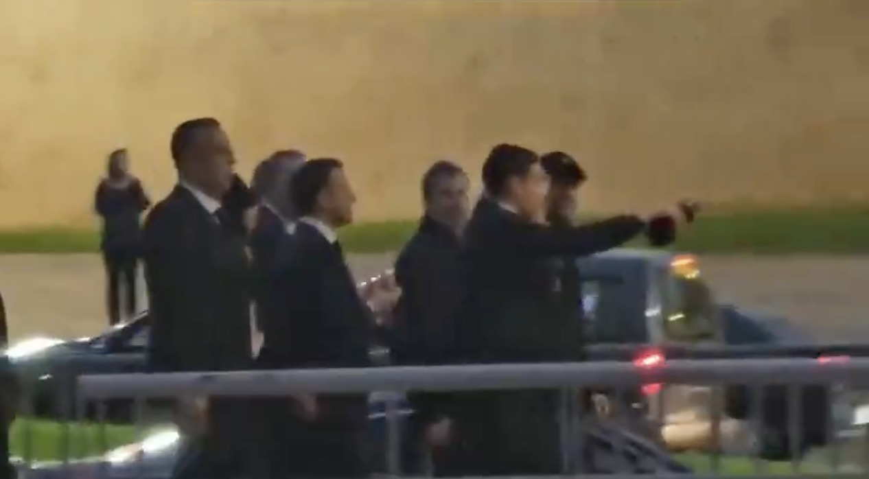 Vidéo: Emmanuel Macron en balade aux Oudayas de Rabat !