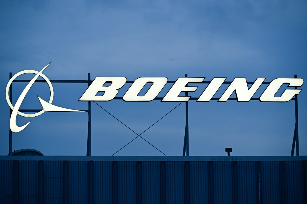 Poursuite de la grève chez Boeing, qui publie sa plus lourde perte en quatre ans