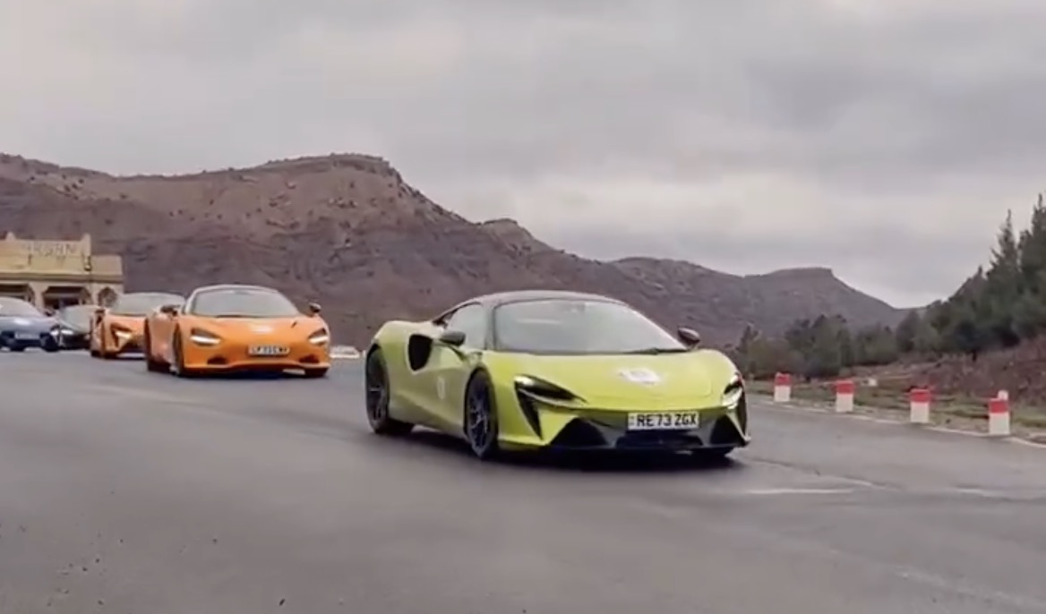 Vidéo: Après les Bugatti, les McLaren débarquent pour sillonner le Maroc !