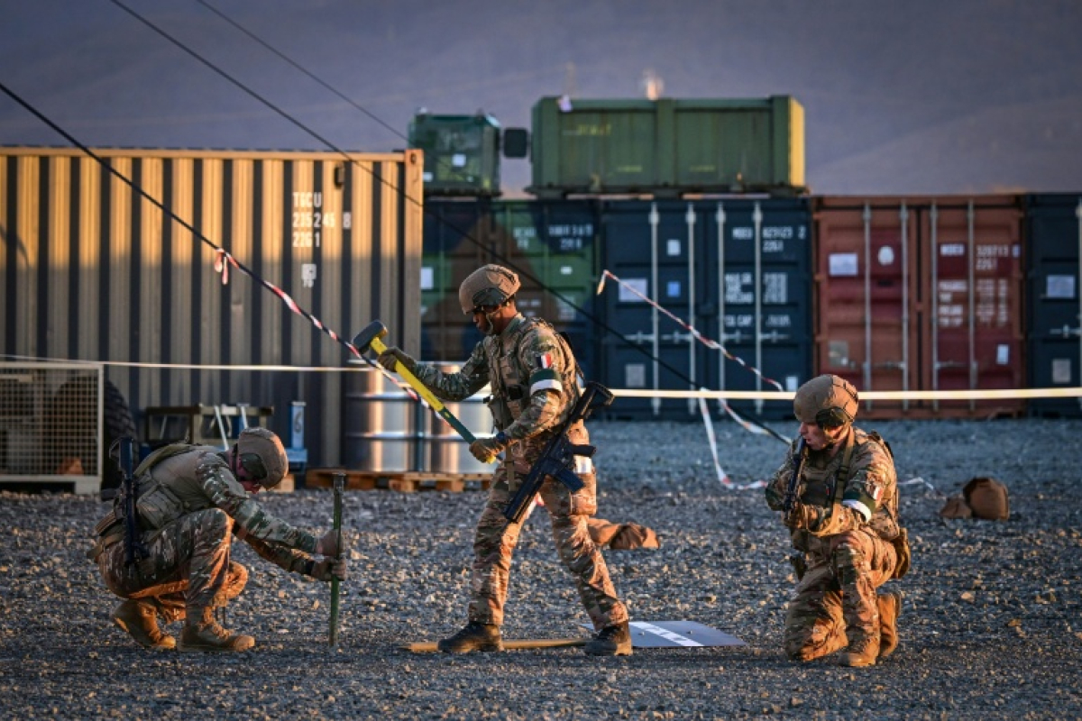 239998bed0508c203f2f91395a442b3c-1200×800